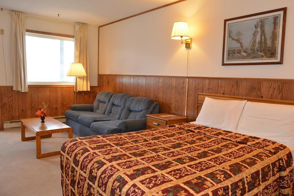 Viking Motel Lindsborg Стая снимка