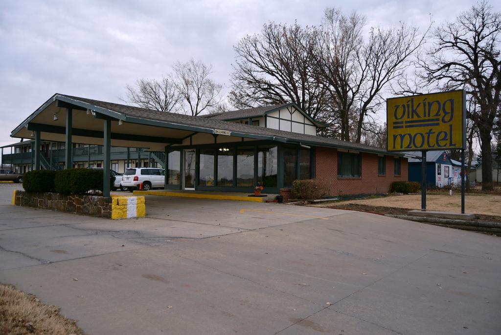 Viking Motel Lindsborg Екстериор снимка