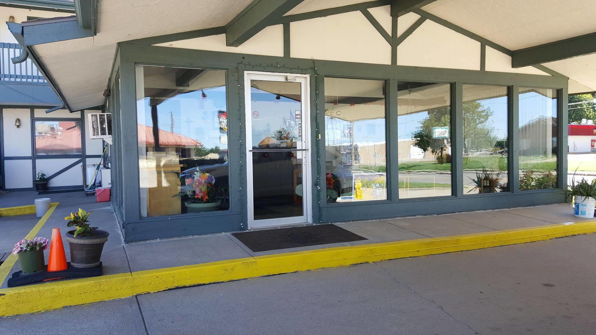 Viking Motel Lindsborg Екстериор снимка